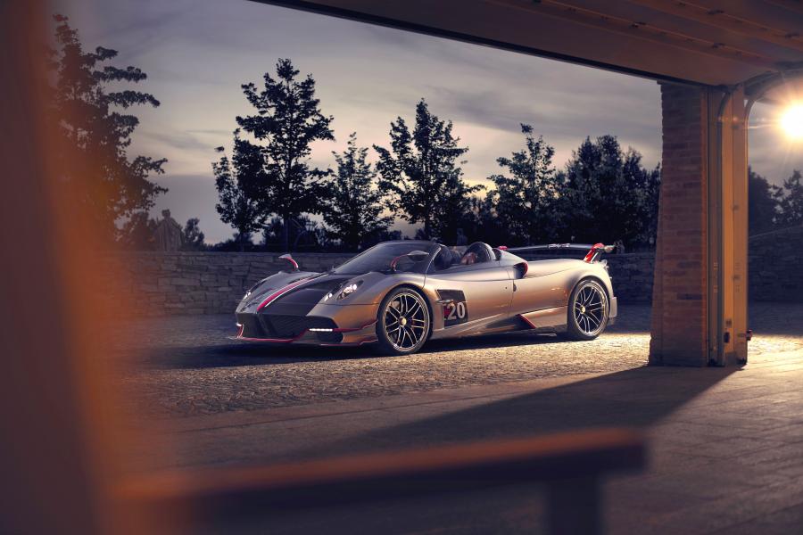  Pagani Huayra Roadster BC 2019 года  (фото 10 из 43)